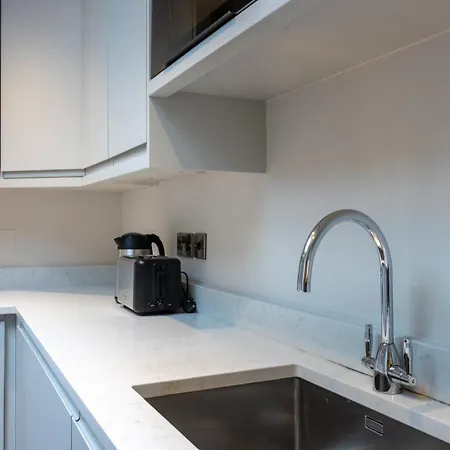 Guestready - Contemporary In *