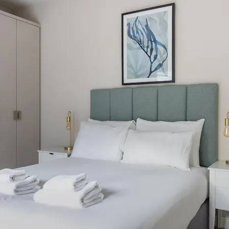 Guestready - Contemporary In Lägenhet